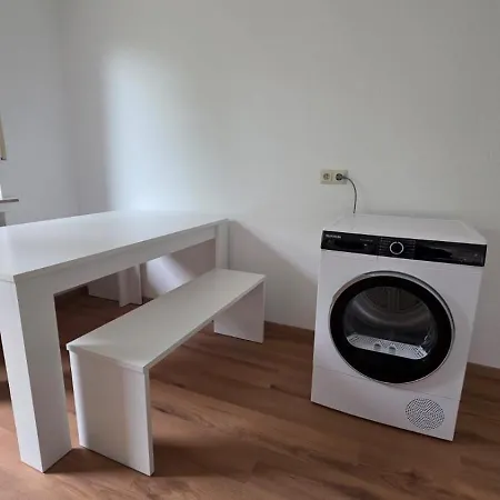 4 Rooms, Big Parking Place, Highspeed Wifi, Washing Machine, Dryer - Fully Equipped Appartement Bielefeld